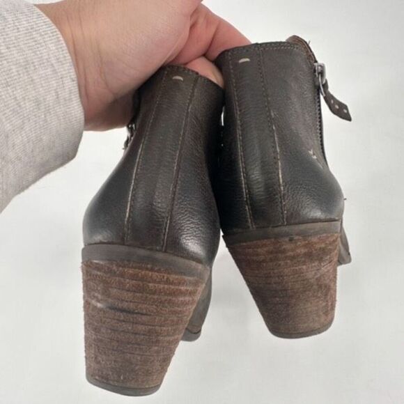 Frye Women's Judy Nubuck Leather Almond Toe Double Zip Ankle Boots Brown Size 10 - Picture 7 of 10